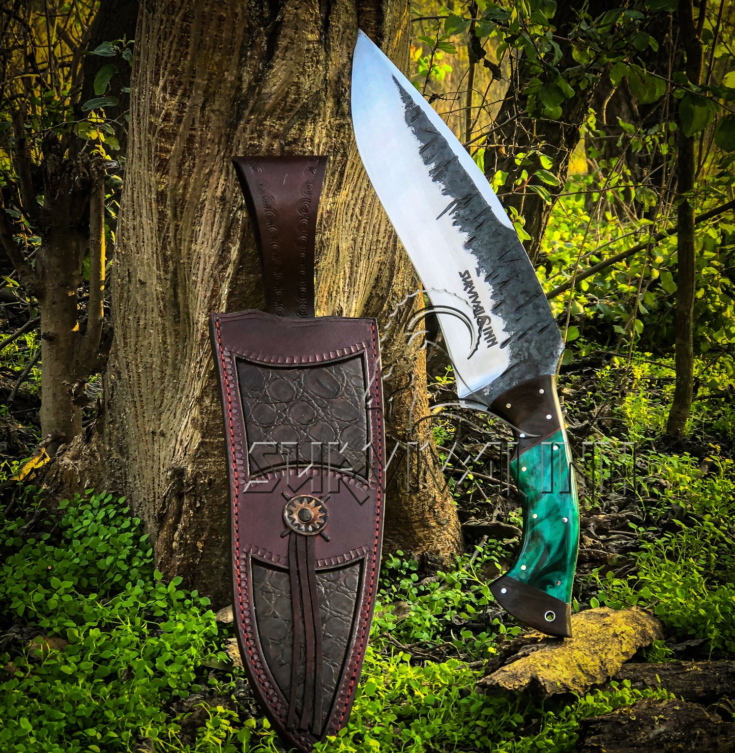 Mastercrafted Hand-Forged Bowie Knife – High-End Survival Knife for Discerning Outdoorsmen