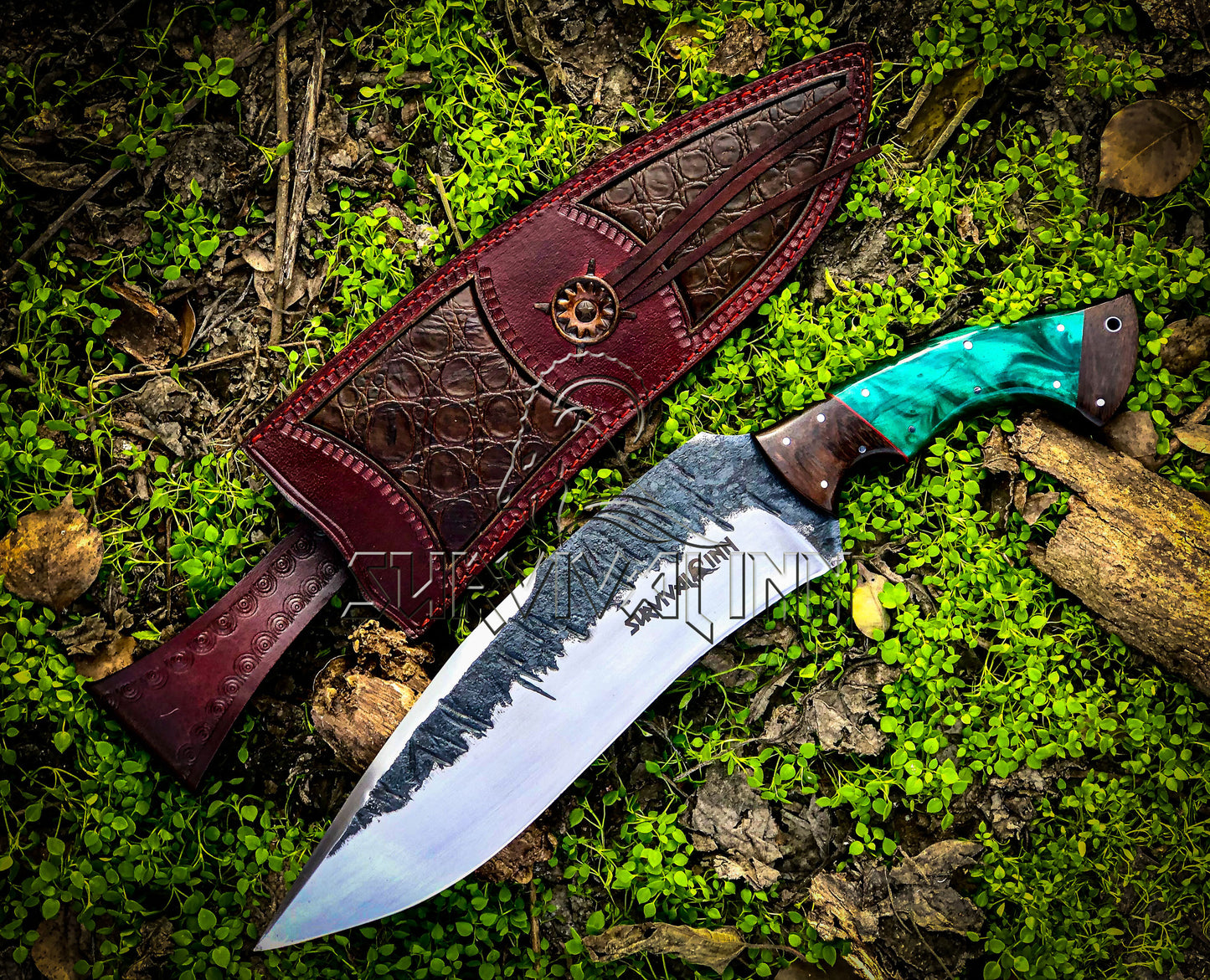 Mastercrafted Hand-Forged Bowie Knife – High-End Survival Knife for Discerning Outdoorsmen