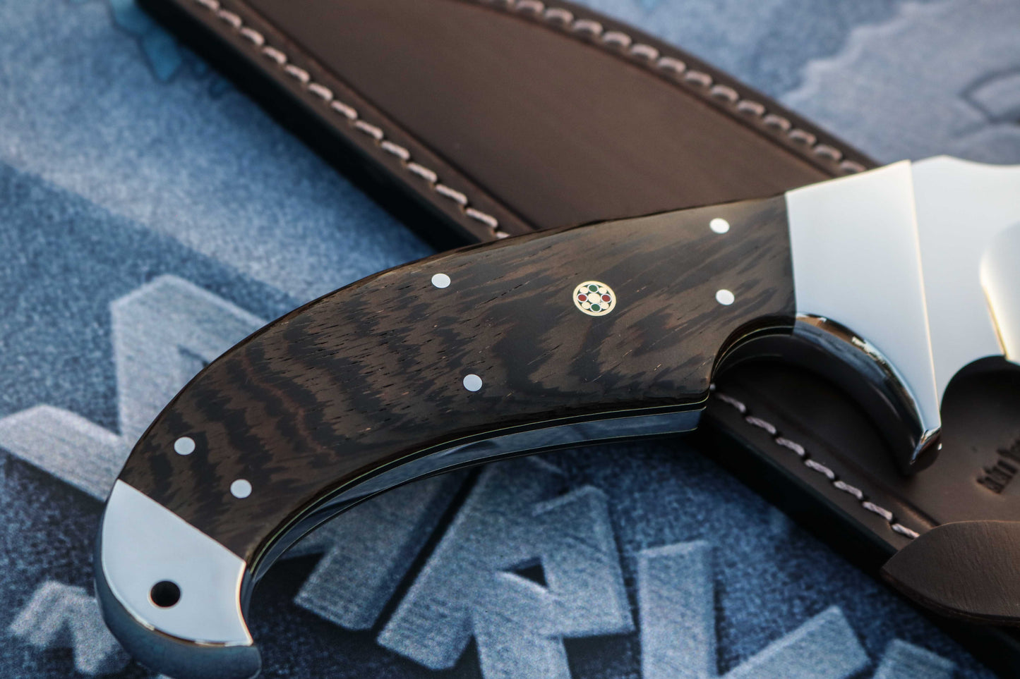 Precision Crafted Bowie Knife: Unrivaled Quality for the Modern Hunter