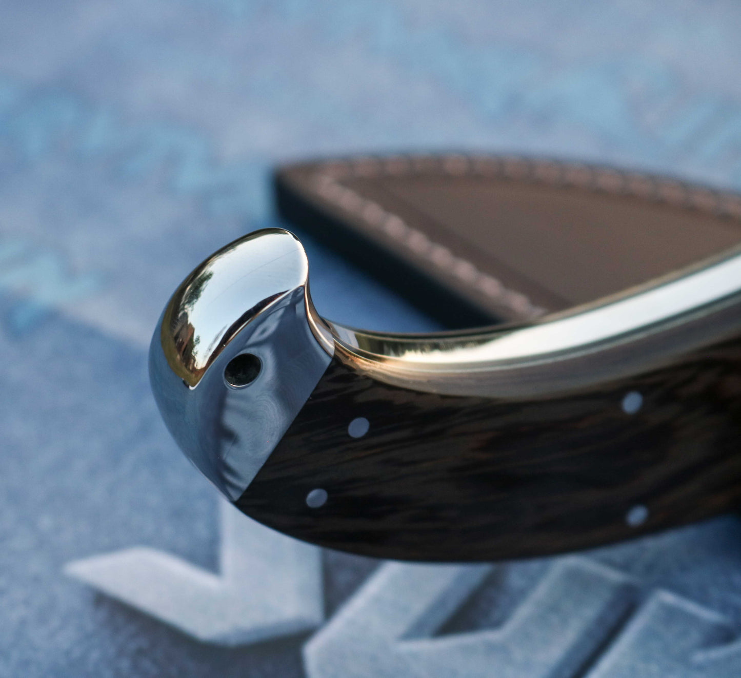 Precision Crafted Bowie Knife: Unrivaled Quality for the Modern Hunter