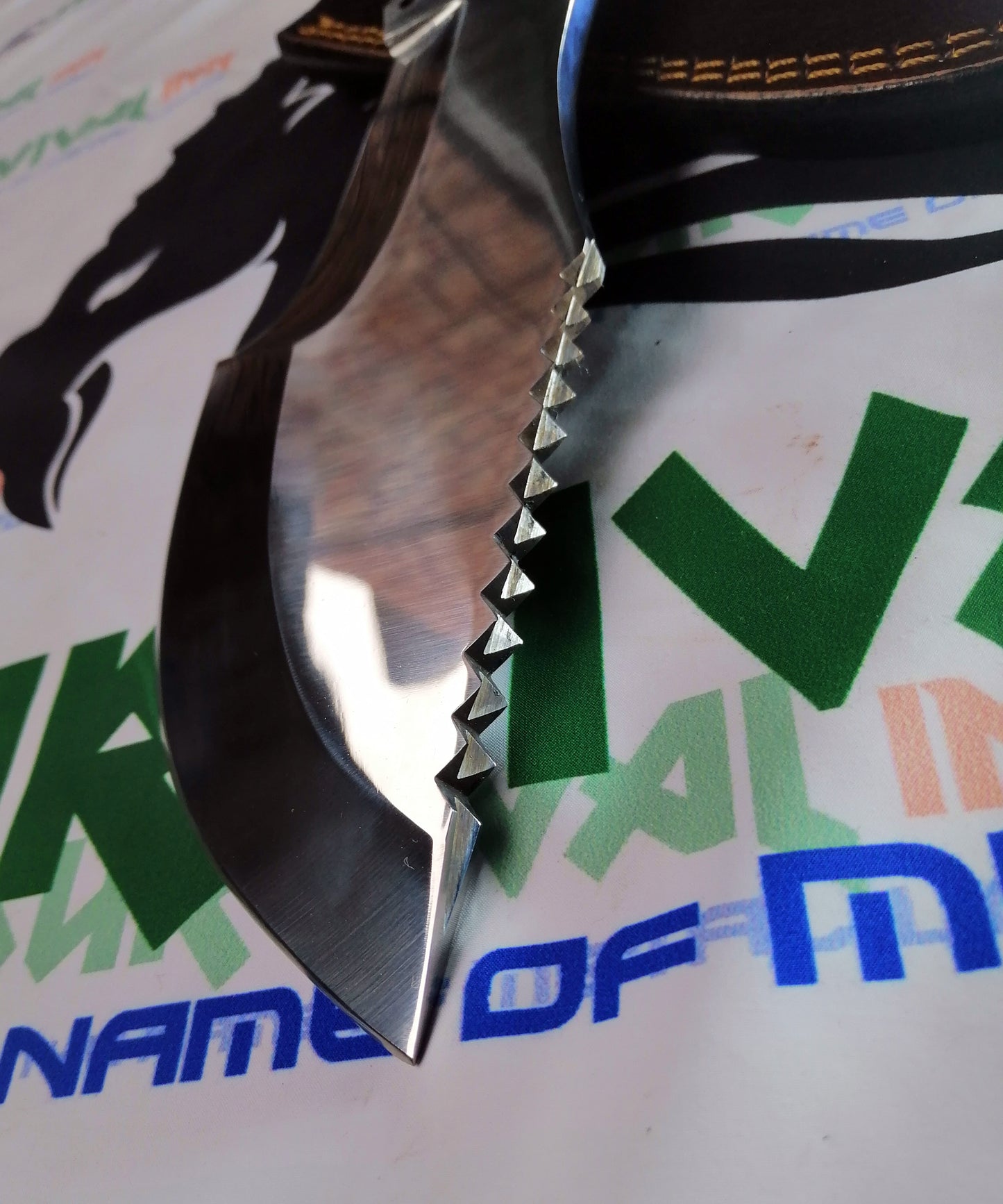 Heavy-duty tracker knife inspired by The Hunted for outdoor and tactical use