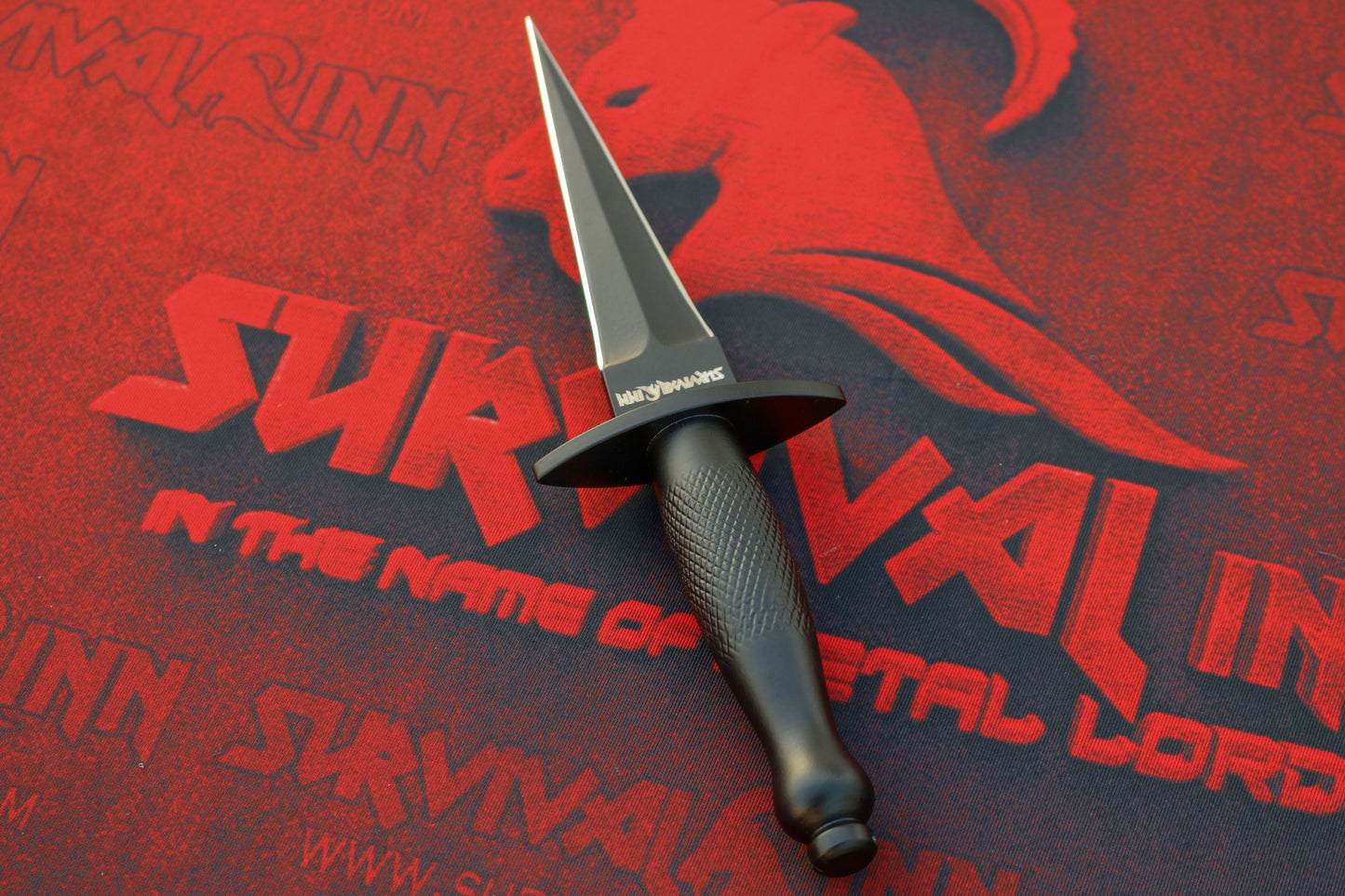 Premium custom Dagger by Survivalinn. Polished D2 steel, knurled grip, needle-point sharpness. Iconic tactical commando knife