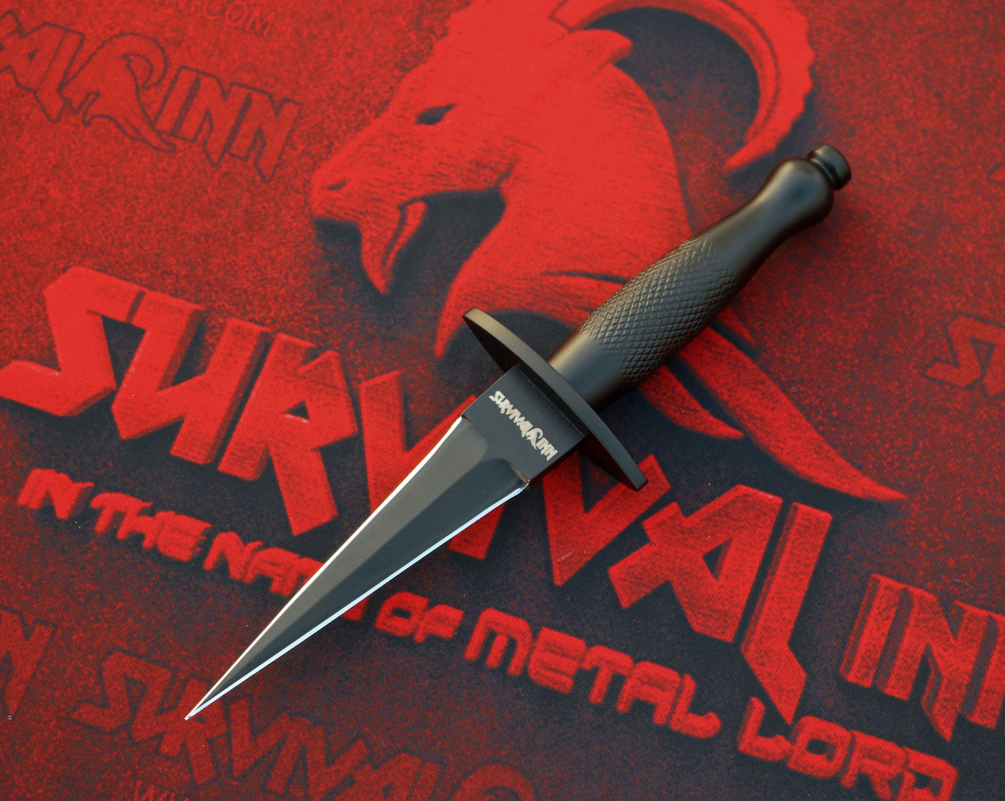 Premium custom Dagger by Survivalinn. Polished D2 steel, knurled grip, needle-point sharpness. Iconic tactical commando knife